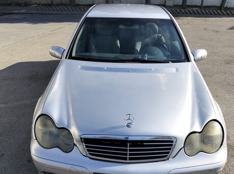 Mercedes C 200