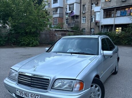 Mercedes C 240