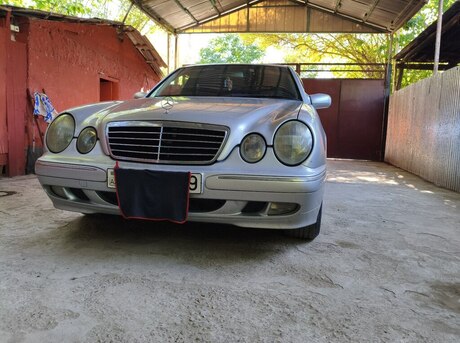 Mercedes E 220
