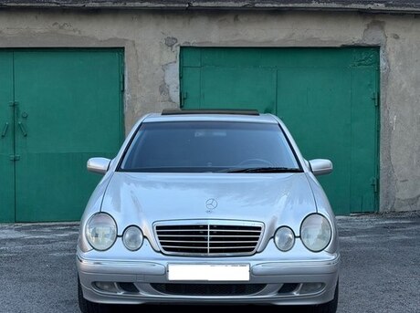 Mercedes E 240