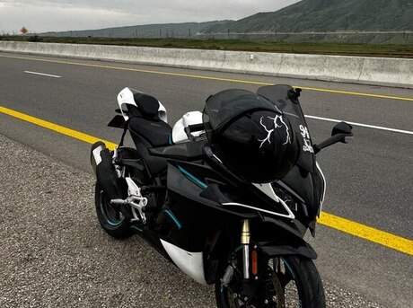 CFMOTO 450 SR