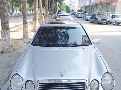 Mercedes E 230