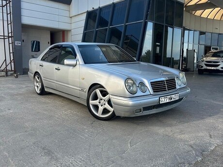 Mercedes E 240