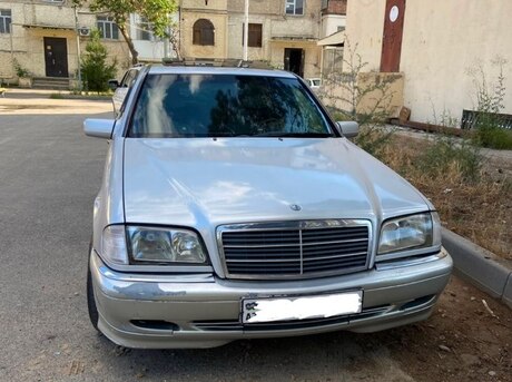 Mercedes C 180