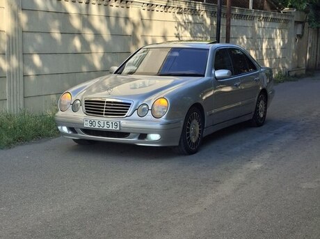 Mercedes E 240