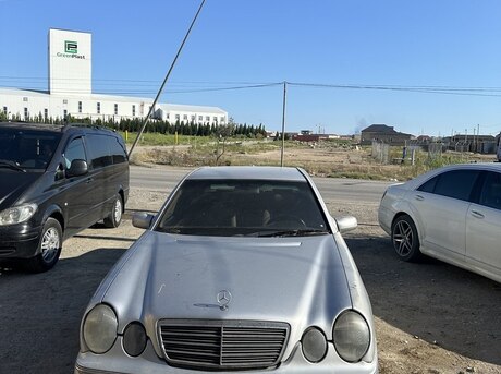 Mercedes E 320
