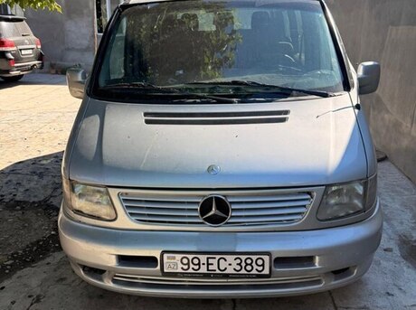 Mercedes V 220