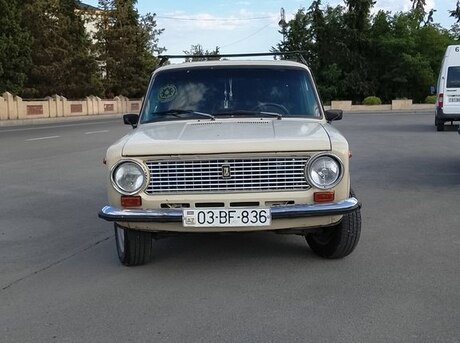 LADA (VAZ) 21011