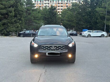 Infiniti FX35