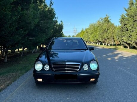 Mercedes E 320