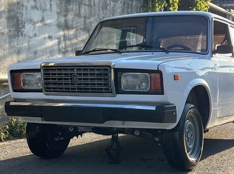 LADA (VAZ) 2107