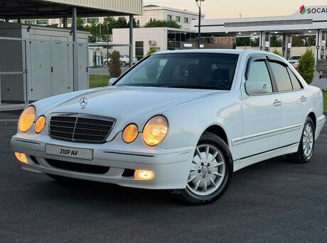 Mercedes E 240