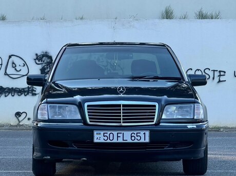 Mercedes C 200