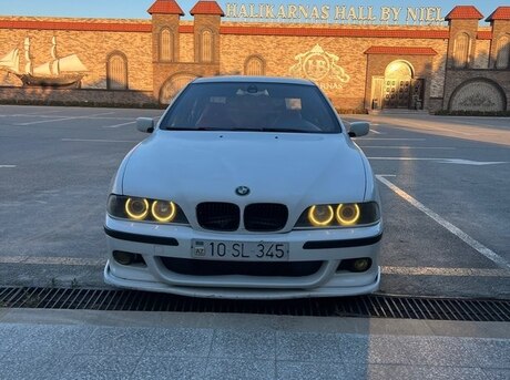 BMW 523