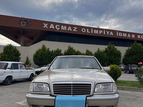 Mercedes C 220