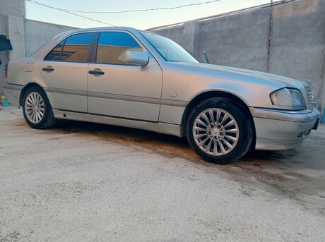 Mercedes C 180