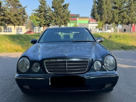Mercedes E 240