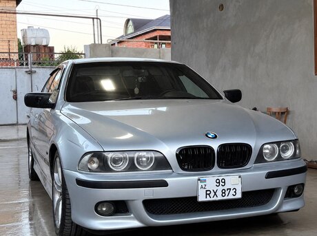 BMW 528