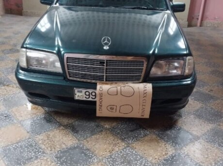 Mercedes C 200