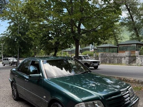 Mercedes C 240