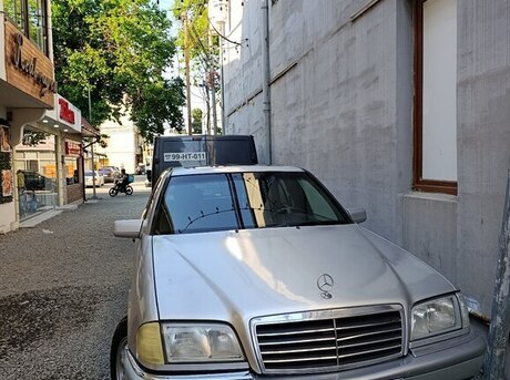 Mercedes C 180