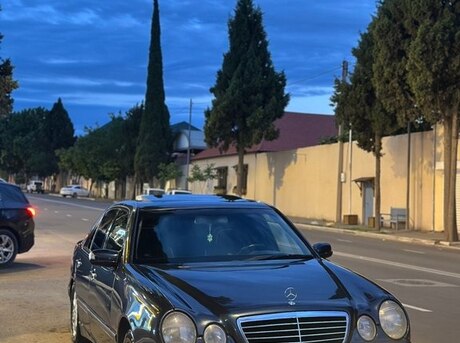Mercedes E 220
