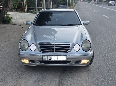 Mercedes E 240
