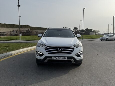 Hyundai Grand Santa Fe