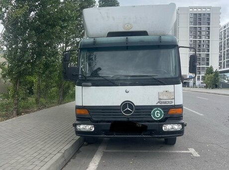 Mercedes Atego 815