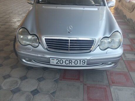 Mercedes C 240