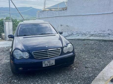Mercedes C 320