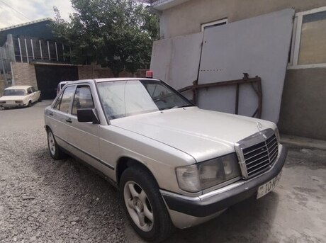 Mercedes 190