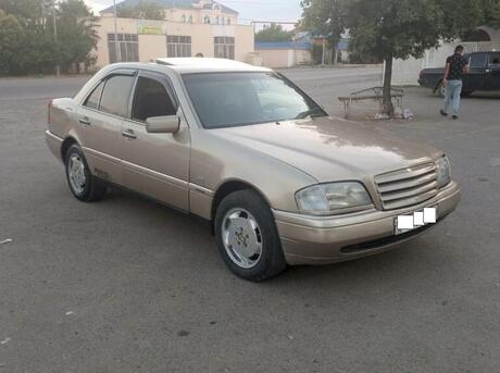 Mercedes C 220