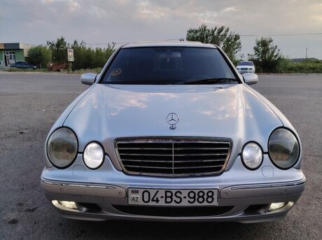 Mercedes E 320