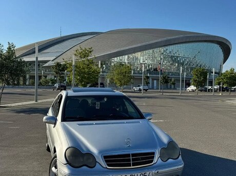 Mercedes C 200