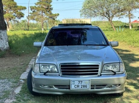 Mercedes C 240