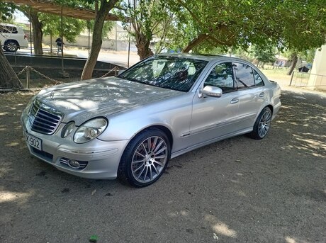 Mercedes E 270
