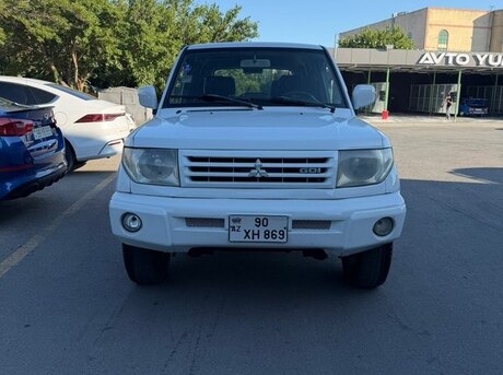 Mitsubishi Pajero io