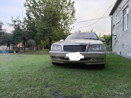 Mercedes C 180
