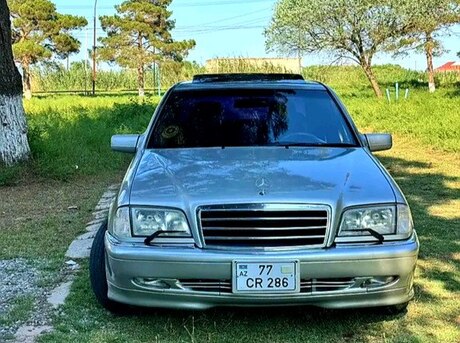 Mercedes C 240