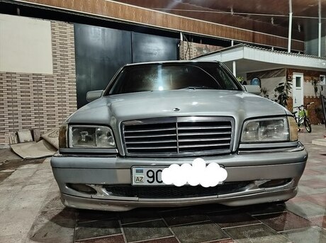 Mercedes C 230