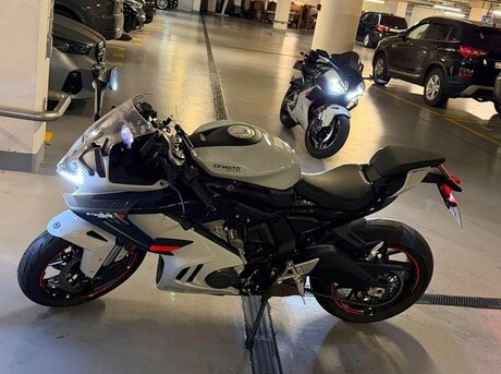 CFMOTO 675 SR-R