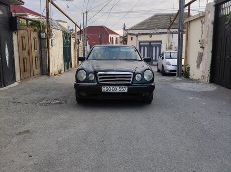 Mercedes E 230