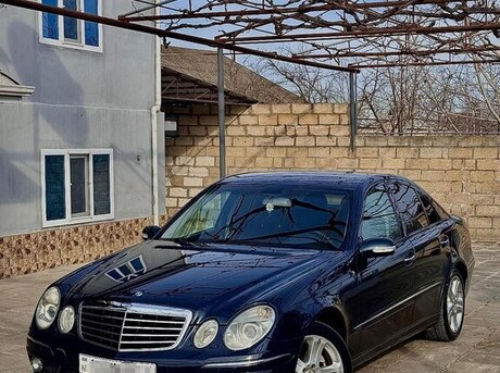 Mercedes E 240