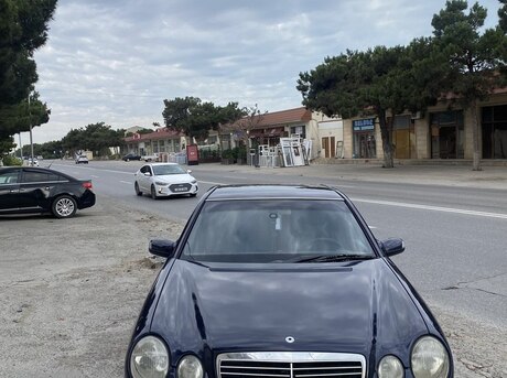 Mercedes E 230
