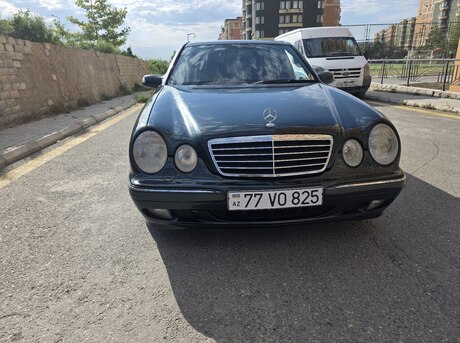 Mercedes E 240