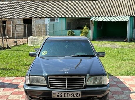 Mercedes C 180