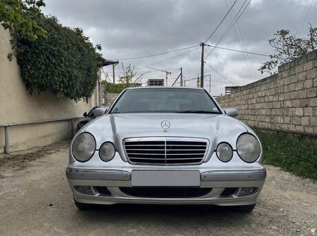 Mercedes E 240