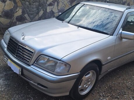 Mercedes C 220