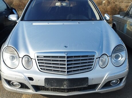 Mercedes E 220